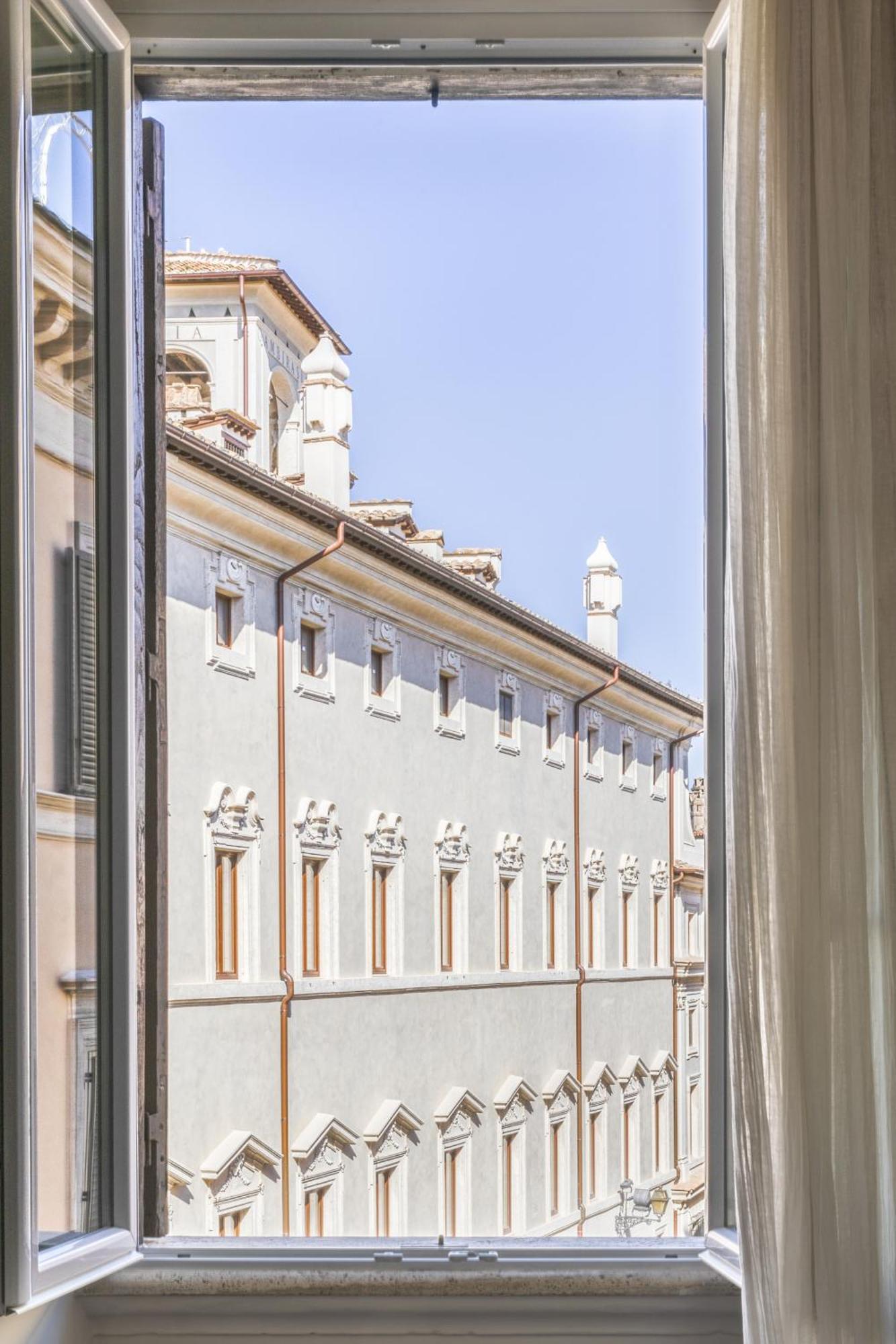 Mynavona Rom